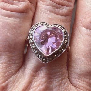 Beatiful pink crystal & Sterling Silver heart ring